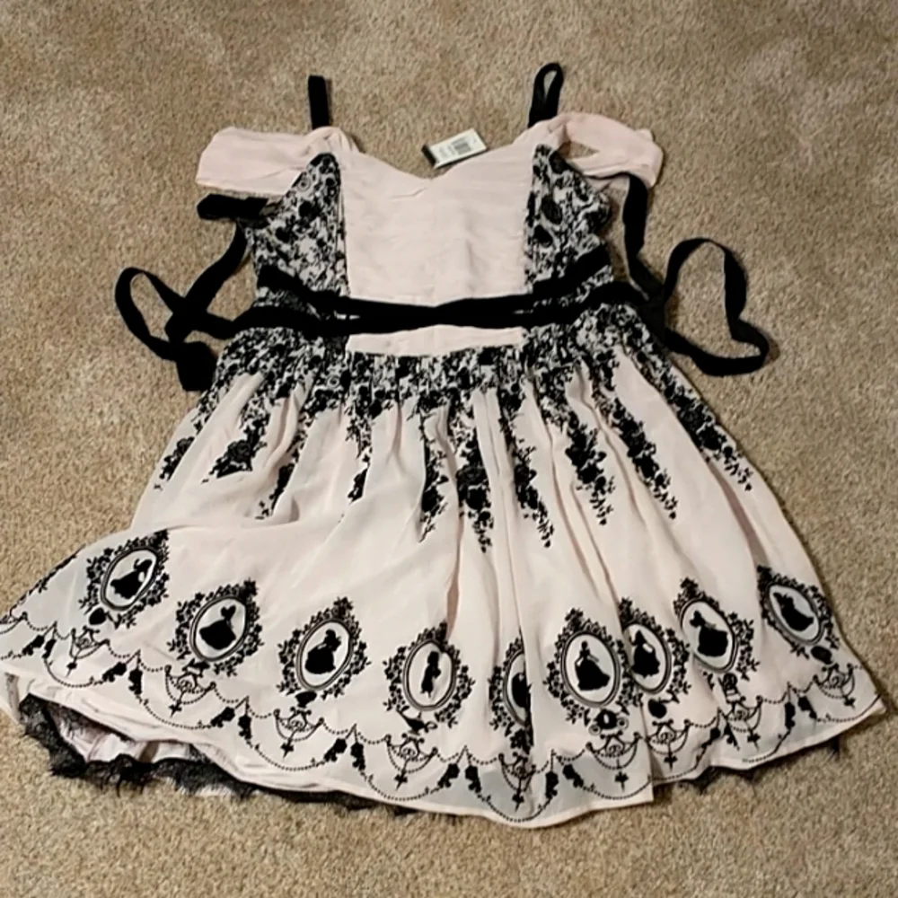 Disney princess dress - Picture 1 of 7